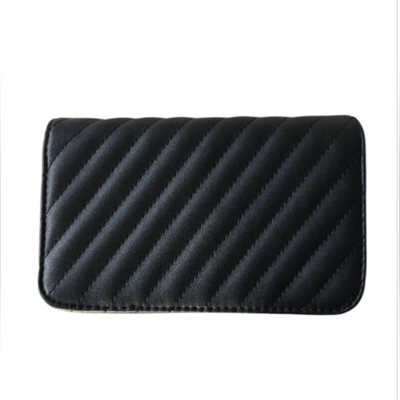 Badgley Mischka Black Quilted Crossbody - Picture 2 of 8